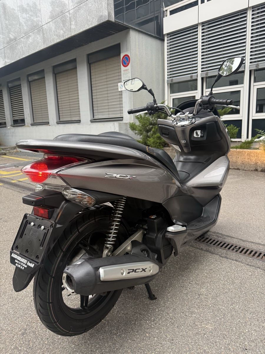 Honda Scooter: HONDA PCX 125 CC – Usato da Winterthur venduto da Fabio_46 6