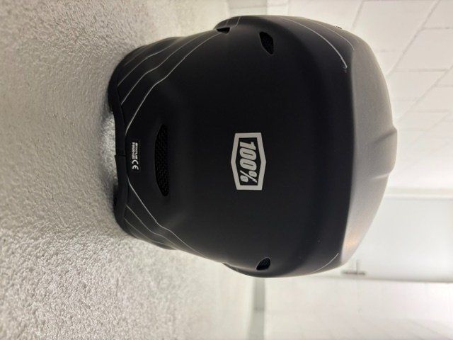 Helme: 100% Hundred Percent Kinder Velo Helm – Gebraucht aus Münsingen von Mfred1 3