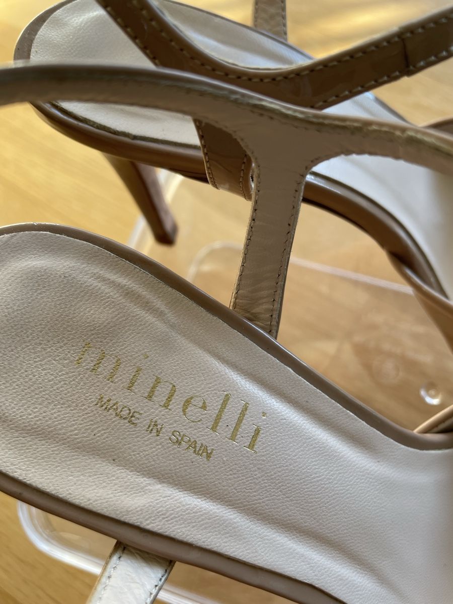 Chaussures femmes: Minelli Sandalen, nude Lackleder, Grösse 38 – Neuf (Voir description) à Zürich par SeldaY 3