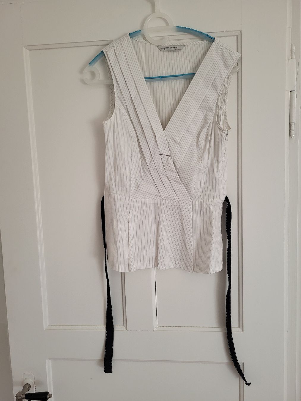 Zara Chemisiers: ZARA BASIC Bluse weiss gestreift Gr. 36/M – D'occasion à St.Gallen par Einstein87
