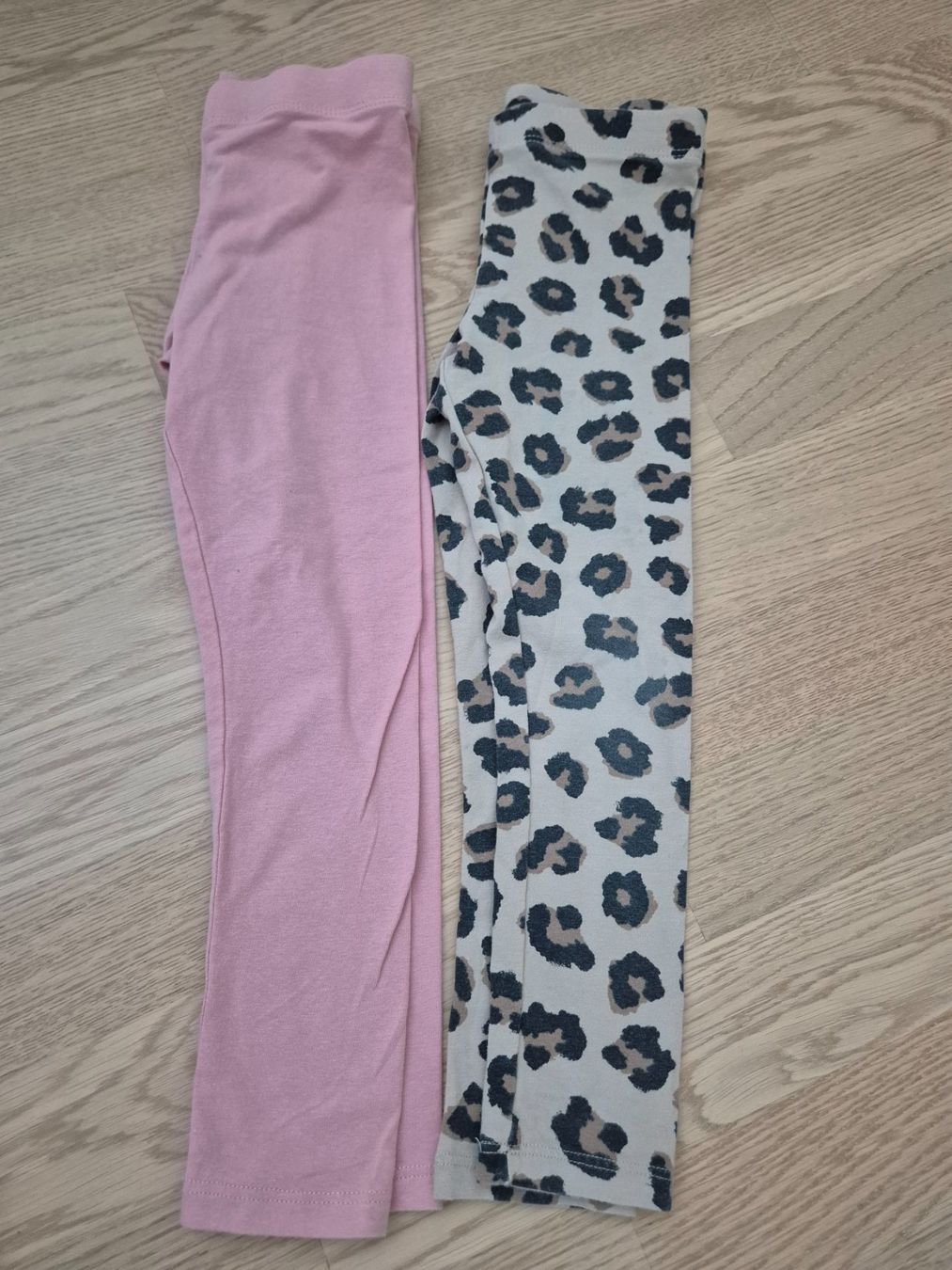 H&M Collant & Leggings: 2er Set Leggings H&M 104 – Usato da Pfäffikon SZ venduto da Ka6ka