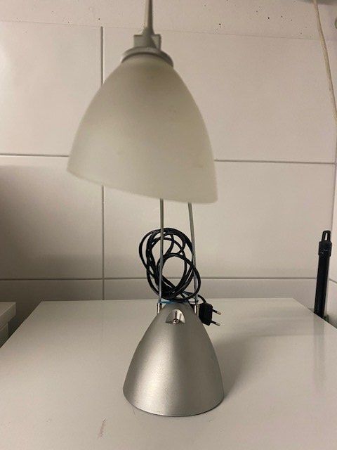 Lampade: Arbeitstisch/Dekorationslampe – Usato da Muri b. Bern venduto da Silbervenus 1