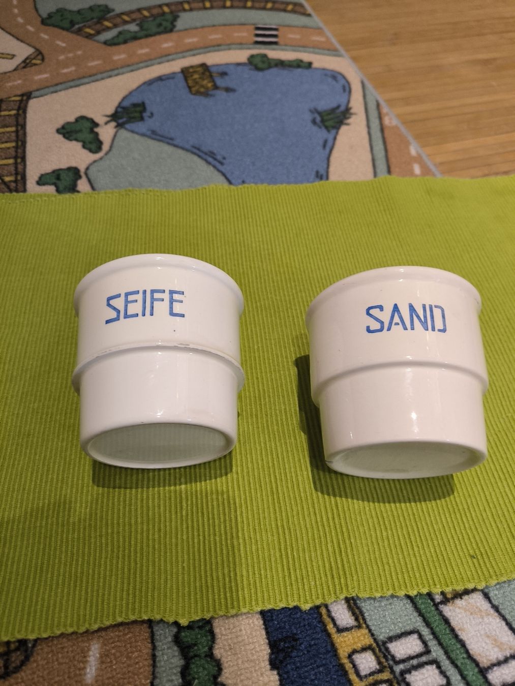 Contenitori & Simili: 2 Keramikbecher "SEIFE" & "SAND" Nostalgie – Usato da Zürich venduto da protea59 1