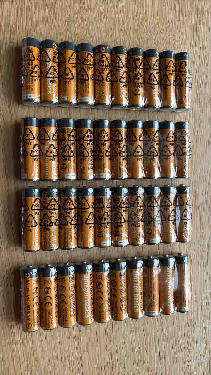 Accus & piles: Amazon Basics AA Batterien 40 Stück neu – Neuf avec emballage d'origine à Grabs par Jonery 1