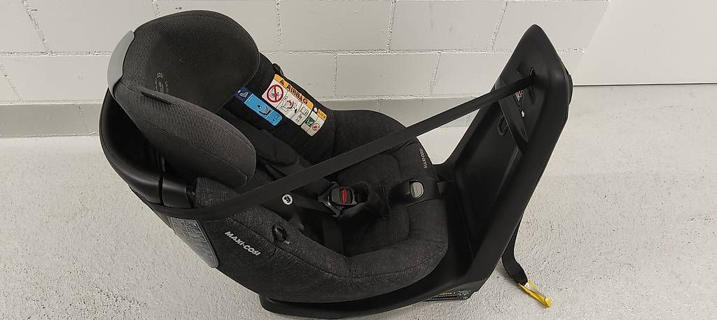 Seggiolini per auto: Maxicosi Kindersitz drehbar – Usato da Ennetmoos venduto da Dan-theMan