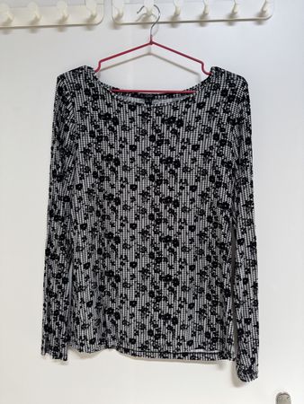 Bluse mit Blumen