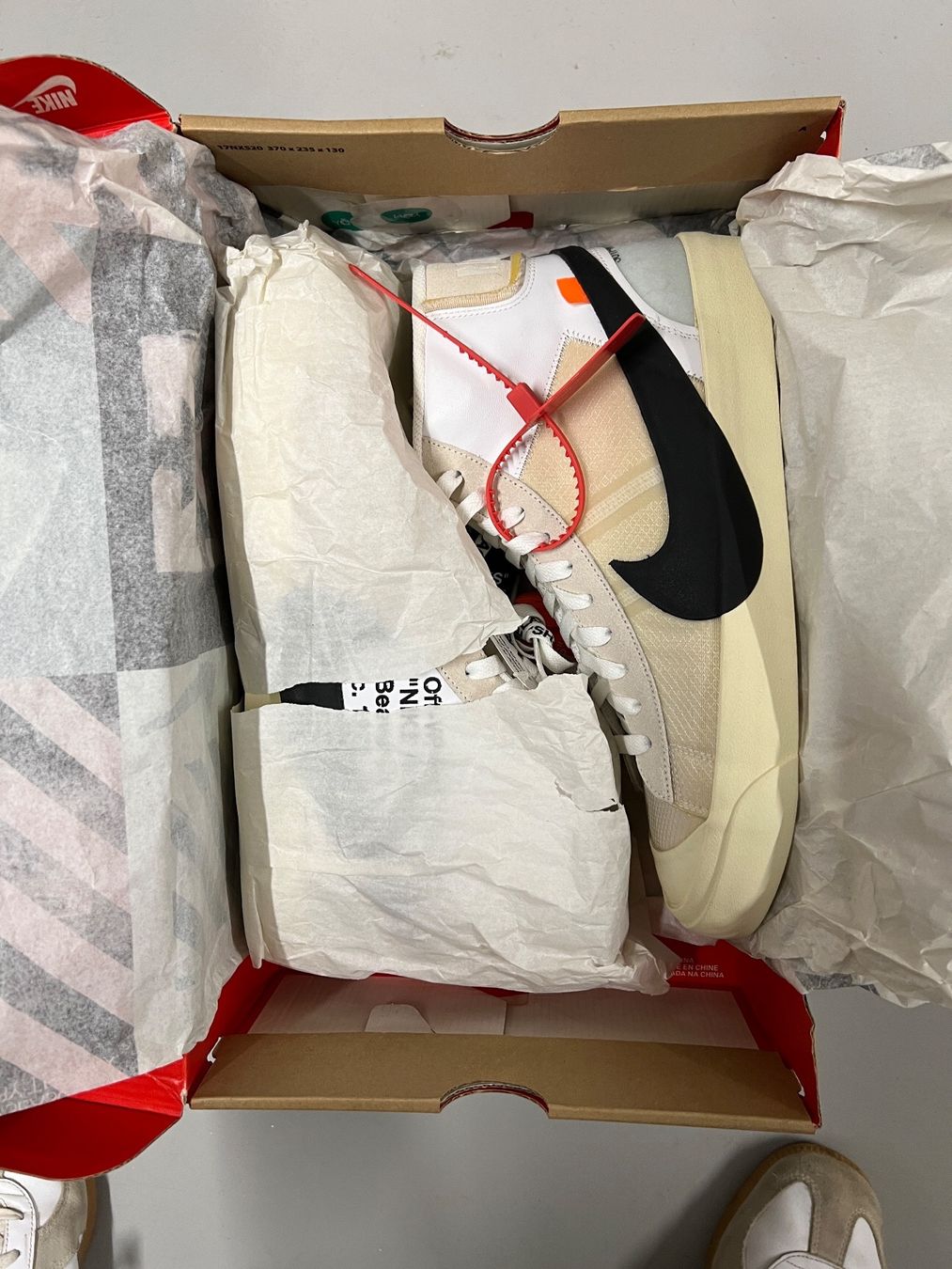 Nike Scarpe da uomo: Nike x Off-White 'The Ten' Full Set - EU 45.5 – Nuovo e nell'imballaggio originale da Bern venduto da ElevenFive 6