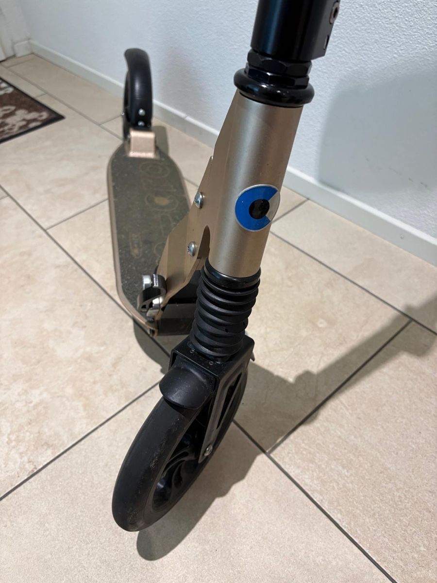 Micro Kickboard: Micro Trottinette Gold/ Bronze – Usato da Wangen b. Olten venduto da Eyluelgoek 7