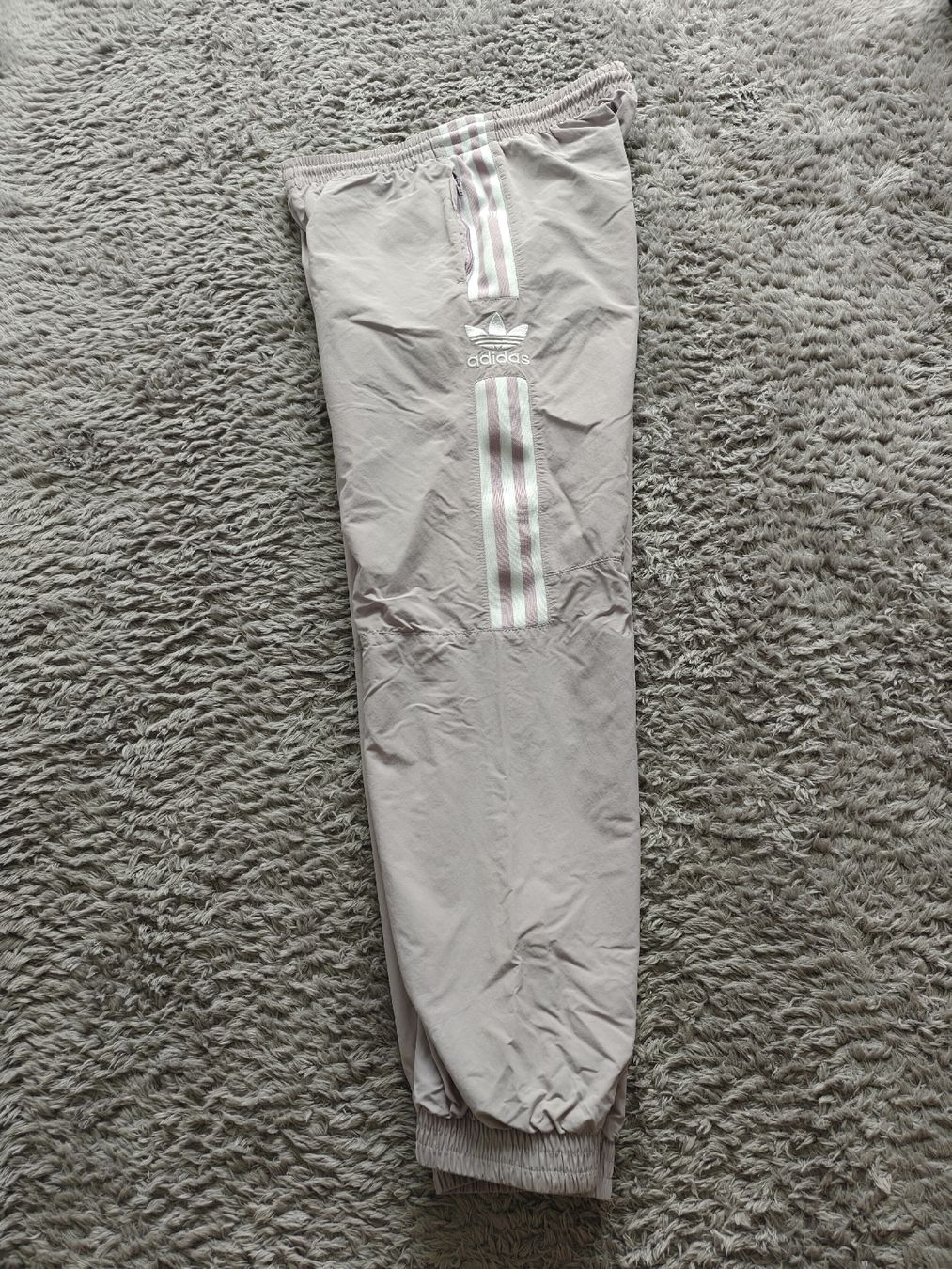 Adidas Pantaloni: Adidas Trainerhose / Track Pants – Usato da Pieterlen venduto da Saemelili 2