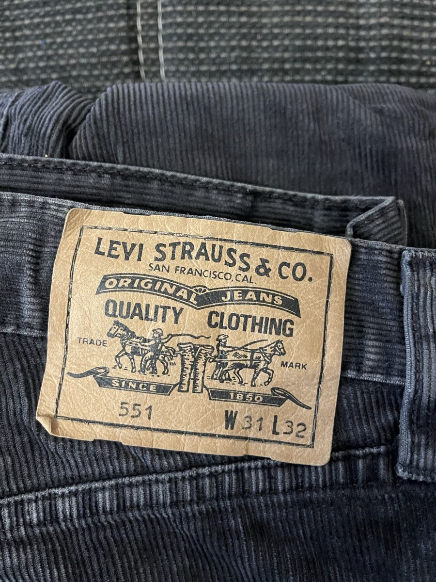 Levi's Jeans: Levis Jeans 551 W31 L32 Black – Usato da aarburg venduto da maximus1950 1