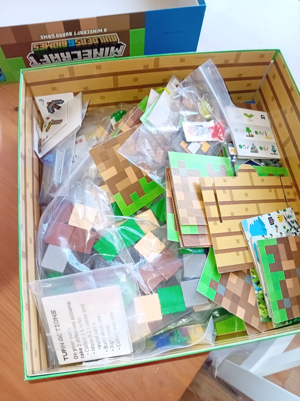 Giochi: Minecraft - Builders & Biomes Brettspiel, komplett! – Usato da Hunzenschwil venduto da Bangeli 1