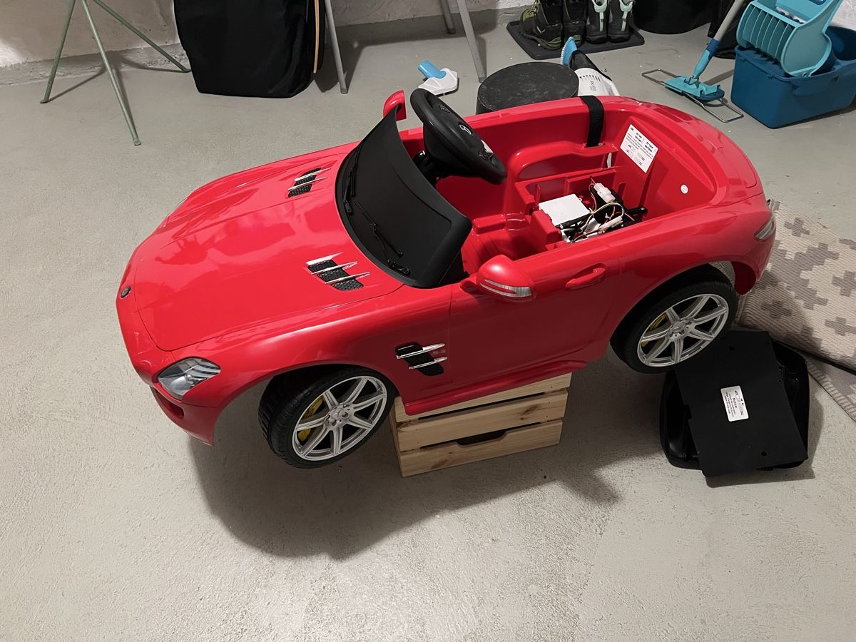 Fahrzeuge für Kinder: Kinder Auto – Defekt aus Grenchen von Janluci