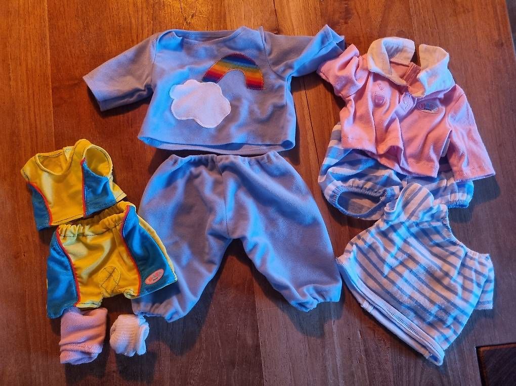 Bambole: BabyBorn Kleider  – Usato da Ennetbaden venduto da Dany_M