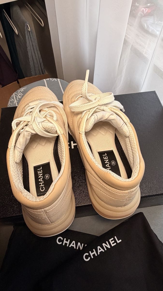 Chanel Damenschuhe: Chanel trainers, Size 37, Beige. Excellent condition! – Neu (gemäss Beschreibung) aus Zürich von ele_5wrd 3
