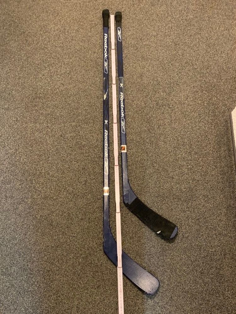 Reebok Bastoni & Pale: Zwei Eishockeyschläger Reebook Multilam MS + 2 Pucks – Nuovo (secondo la descrizione) da Erlenbach ZH venduto da Ritschly 4