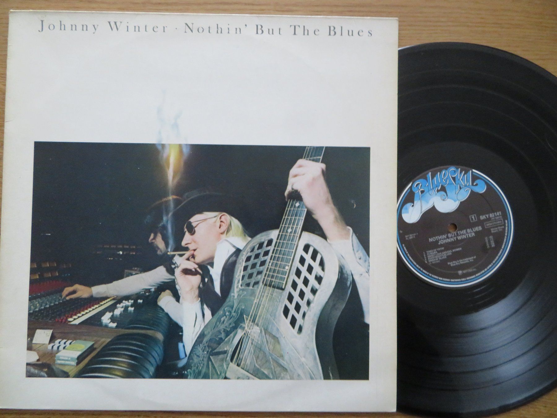 Dischi in vinile: JOHNNY WINTER NOTHIN BUT THE BLUES – Nuovo (secondo la descrizione) da Zürich venduto da max_cp5f
