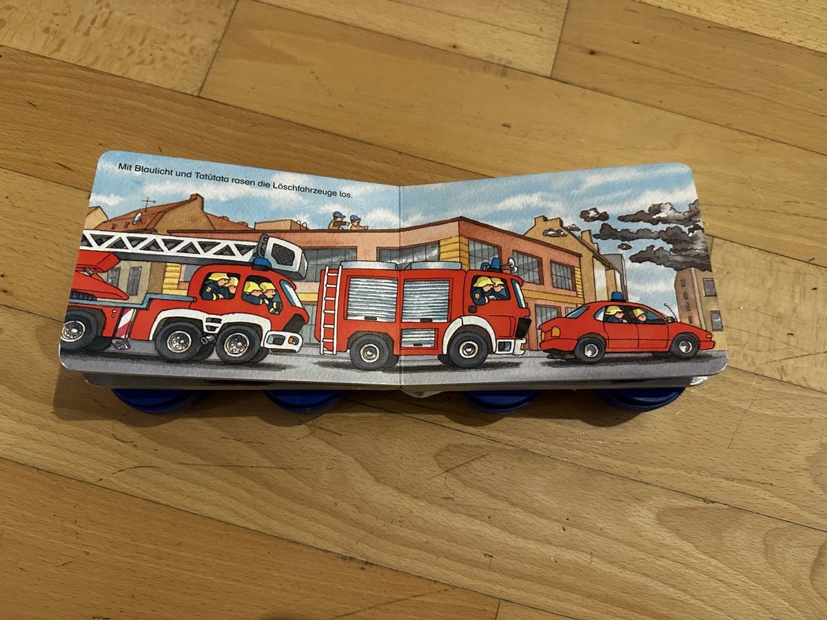 Libri: Feuerwehr Buch mit Rädern – Usato da Sarmenstorf venduto da SamiraB. 1