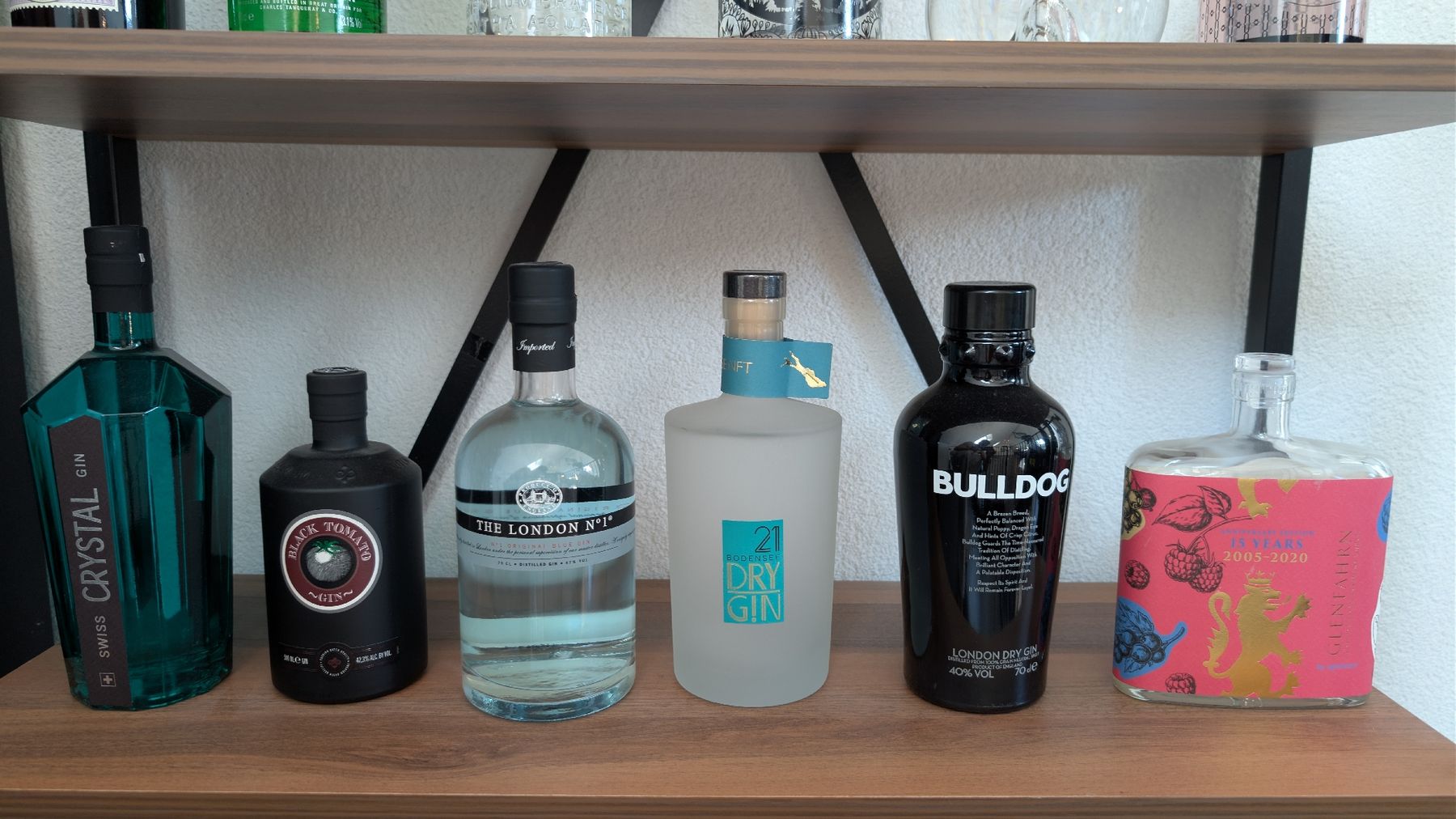Spirituosen: Gin Sammlung inkl. Holzregal beleuchtet – Neu und originalverpackt aus Mörschwil von Manser08 4