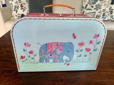Kleiner Spiel-Koffer für Kinder grün/rot 🐘🦚 (29x20x9 cm)