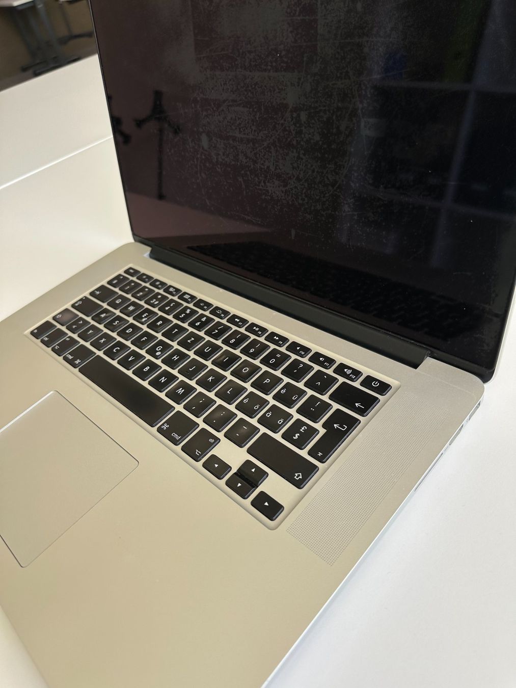 Apple Notebook: MacBook Pro (Retina, 15", 2015) – Usato da Nussbaumen AG venduto da wil_k2n9 4