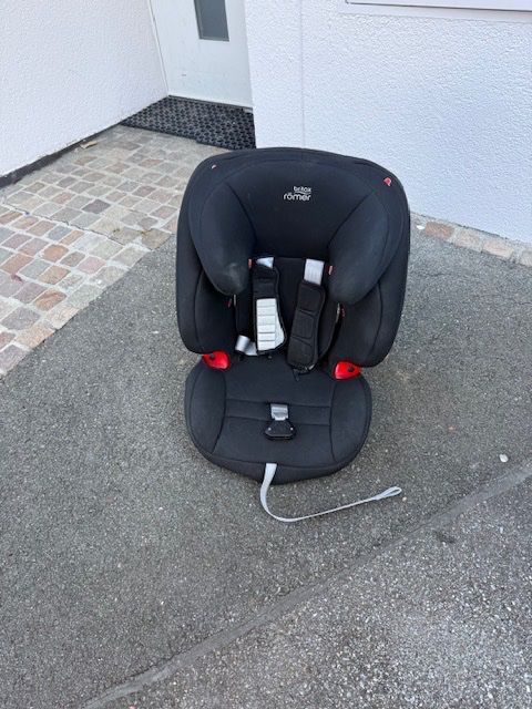 Britax Römer Auto-Kindersitze: Britax Romer Kindersitz – Gebraucht aus Bäch SZ von wcl_6hsv 3