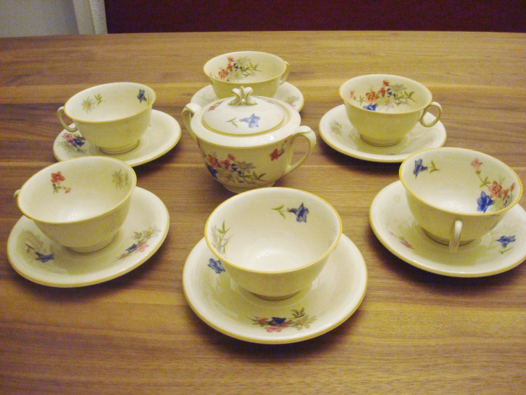 Hutschenreuther Geschirrsets: Vintage  Café - Tee Service Hutschenreuther – Gebraucht aus Domat-Ems von Orbit43