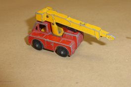 Matchbox / Lesney Kranwagen rot gelb Metall Modell bespielt