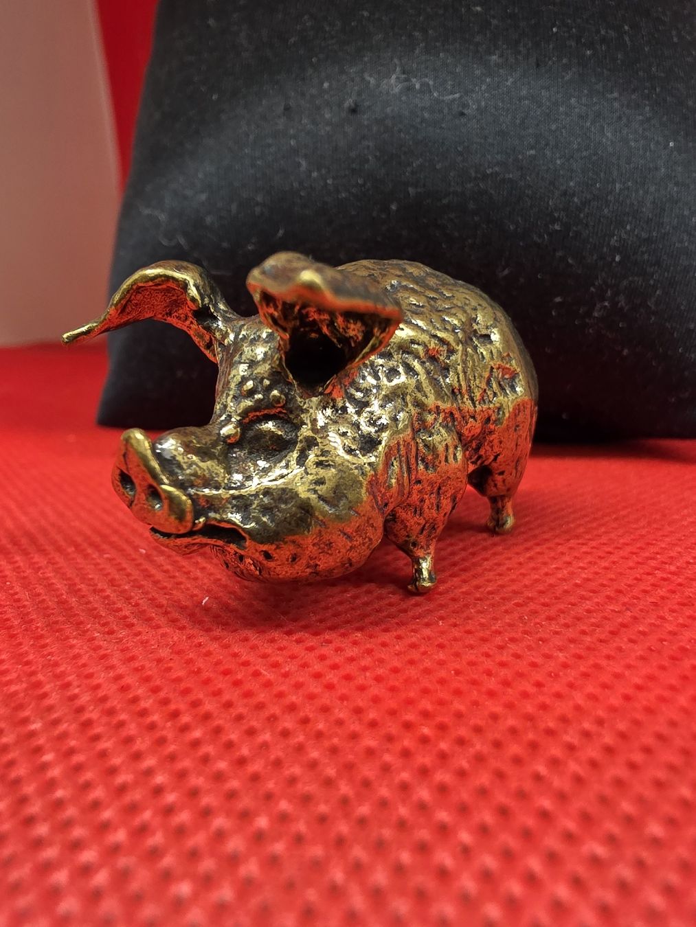 Statuette: Deko Figur Schwein aus Messing massiv  – Nuovo (secondo la descrizione) da Herisau venduto da Antiques.AR