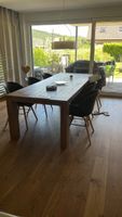 Massiver Eichentisch