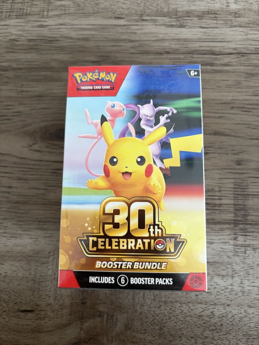 Pokémon Carte collezionabili: Pokemon 30th Celebration Booster Bundle  – Nuovo e nell'imballaggio originale da Frick venduto da TEMPLEOFTCG