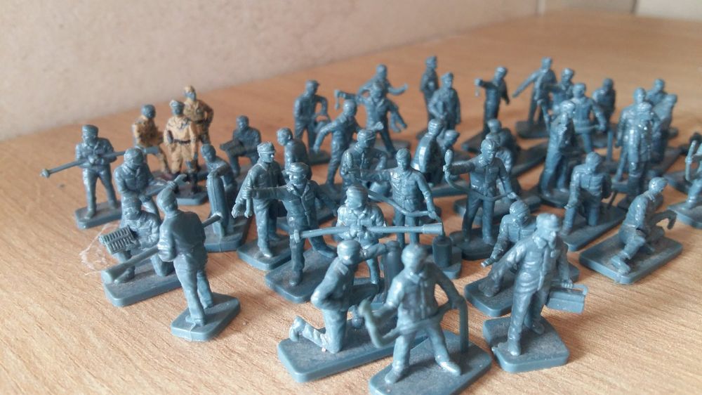 Heller Modellbau-Figuren 1:72 – Personnel De Luftwaffe (Luftwaffe-Personal), Set HEL49655
