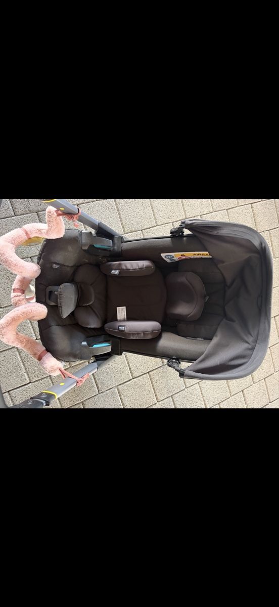 Doona Seggiolini per auto: Doona Babyschale mit integriertem Kinderwagen schwarz – Usato da Wollerau venduto da Mejnik 2