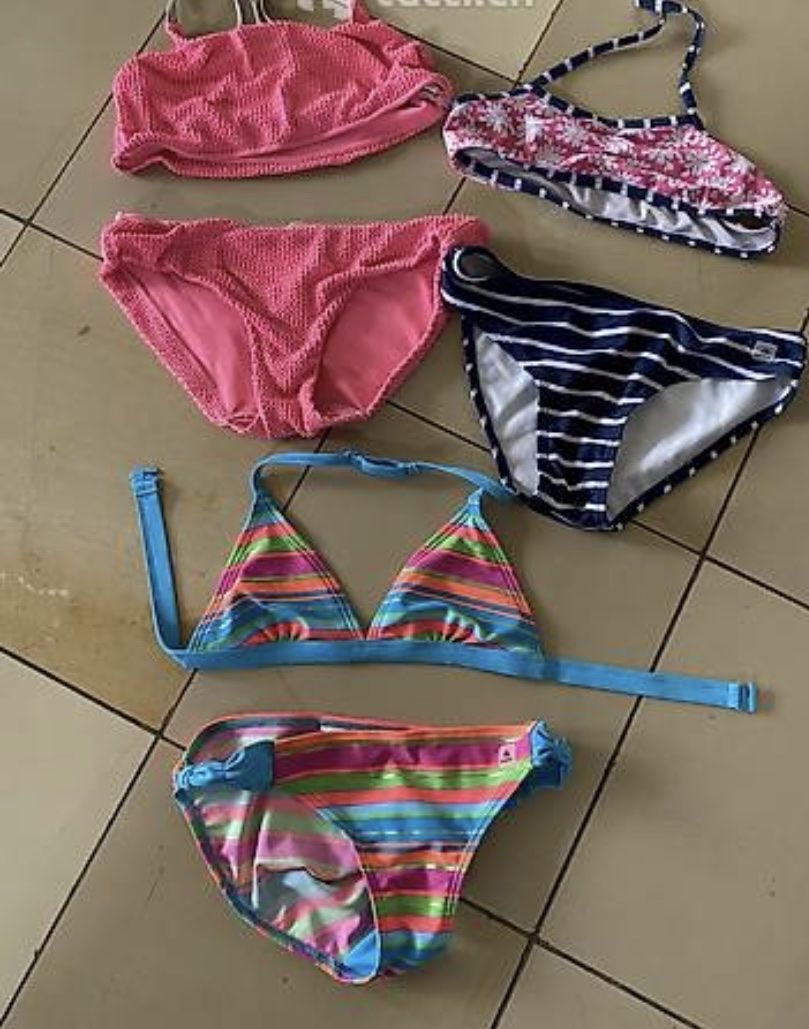 Pomp de Lux Lotti & Set di vestiti: 2 T-Shirts & 3 Bikinis Gr. 134/140 – Usato da bern venduto da marion78 1