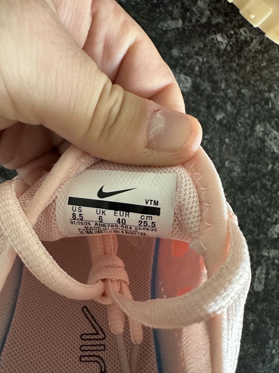 Nike Scarpe da donna: Nike Air Max 270 Grösse 40 neu – Nuovo (secondo la descrizione) da Meikirch venduto da sjo1990 2