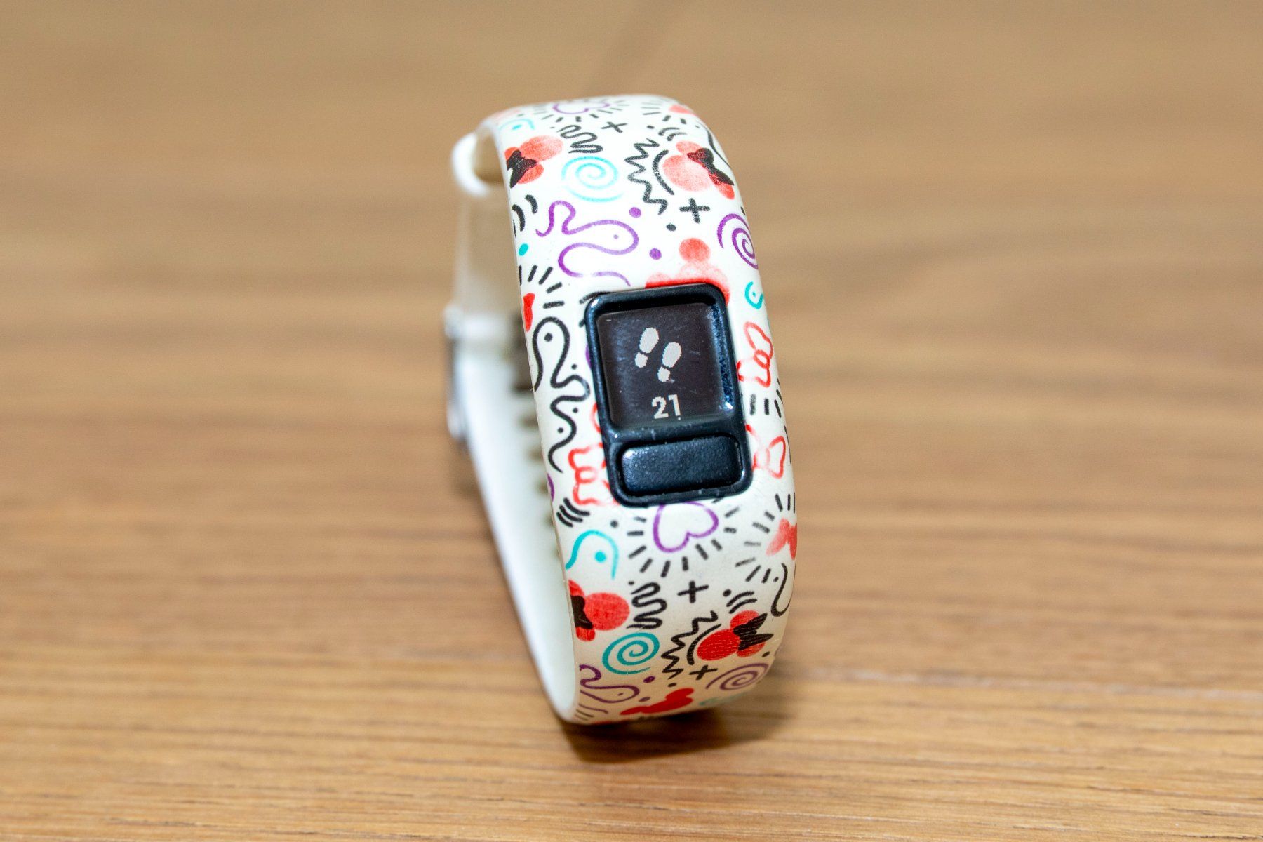 Garmin Smartwatch: Garmin vívofit jr. 2 im Scribble-Look – Usato da Obernau venduto da swizz_weasel