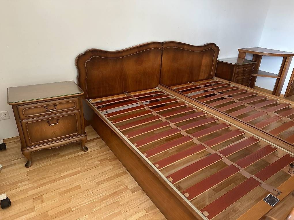 Letti: Doppelbett mit 2 Nachttischen aus Vollholz – Usato da Interlaken venduto da pat_9tp8 1