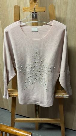 Pull avec motif étoile avec perles neuf