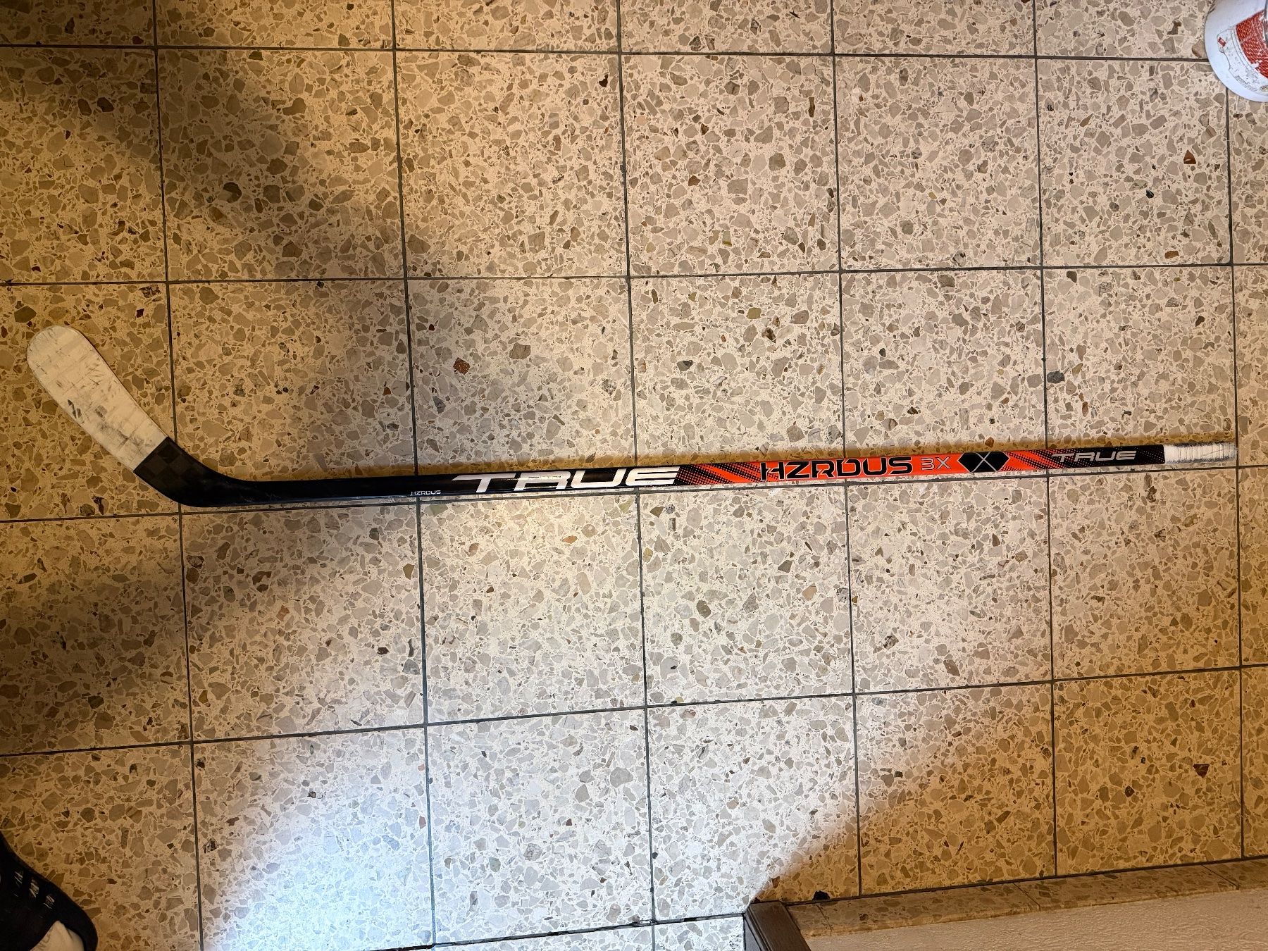 Stöcke & Schaufeln: True Hzrdus Hockeystock – Gebraucht aus Visperterminen von lgresell