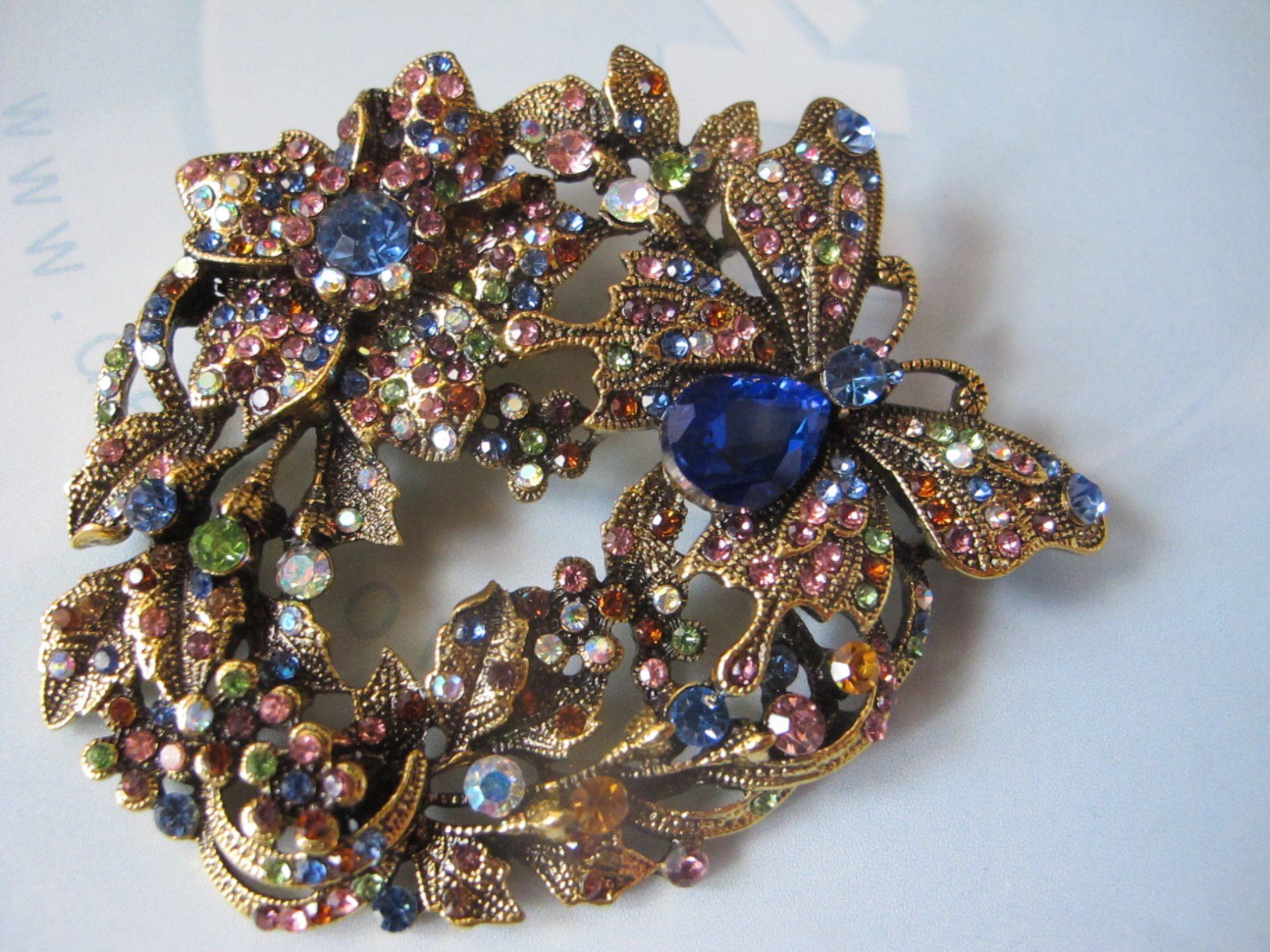 Broches & Aiguilles: Wunderschöne  grosse Brosche mit Strasssteinen, neu – Neuf (Voir description) à Löhningen par Chimae67 4