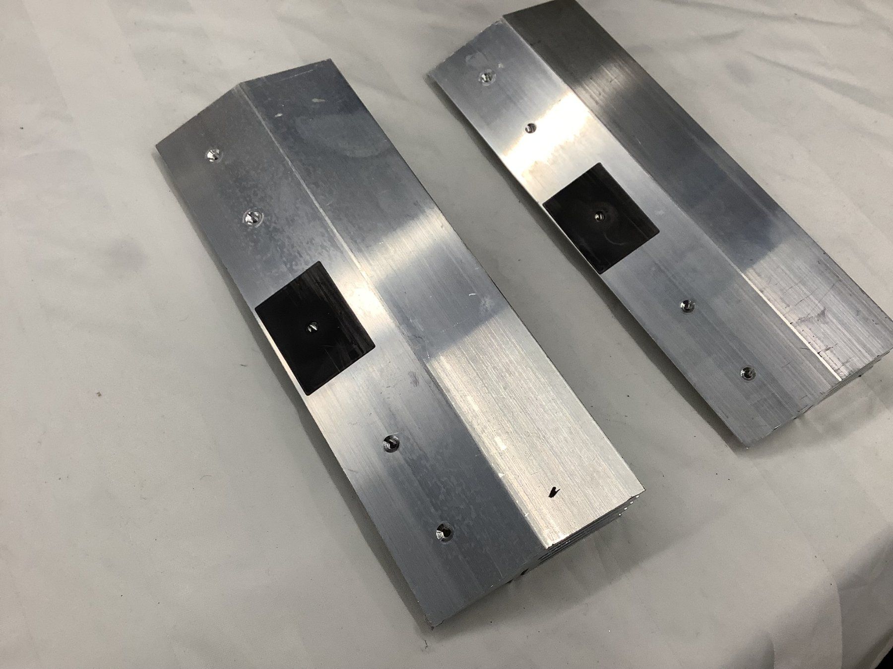 Componenti elettronici: KÜHLKÖRPER ALUMINIUM – Usato da Glarus venduto da Mdelphi 1