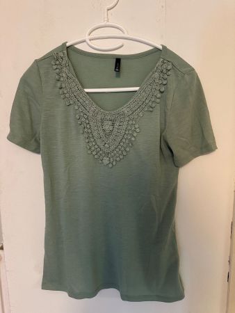 Grünes T-Shirt von Chicorée (XS)