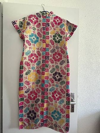Robe Thaïlandaise brodée à la main