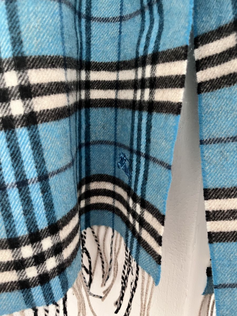 Burberry Foulard & Sciarpe: Burberry Wool Blue Scarf Original – Usato da Lausanne venduto da Danash 3
