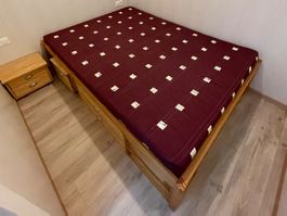 Doppelbett 140x200 mit viel Stauraum, Lattenrost und Matraze