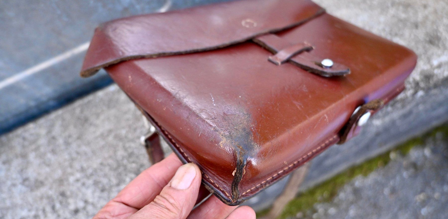 Schweizer Armee Taschen: Leder KARTENTASCHE der Schweizer ARMEE – Gebraucht aus Pfaffhausen von mono_rec 8
