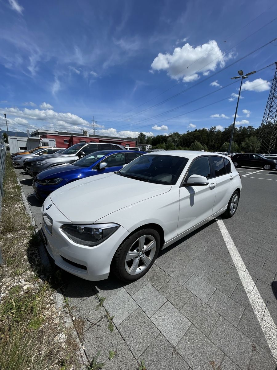 BMW Automobili: BMW 118i MFK 02.2025 – Usato da Safnern venduto da sma_b5q7