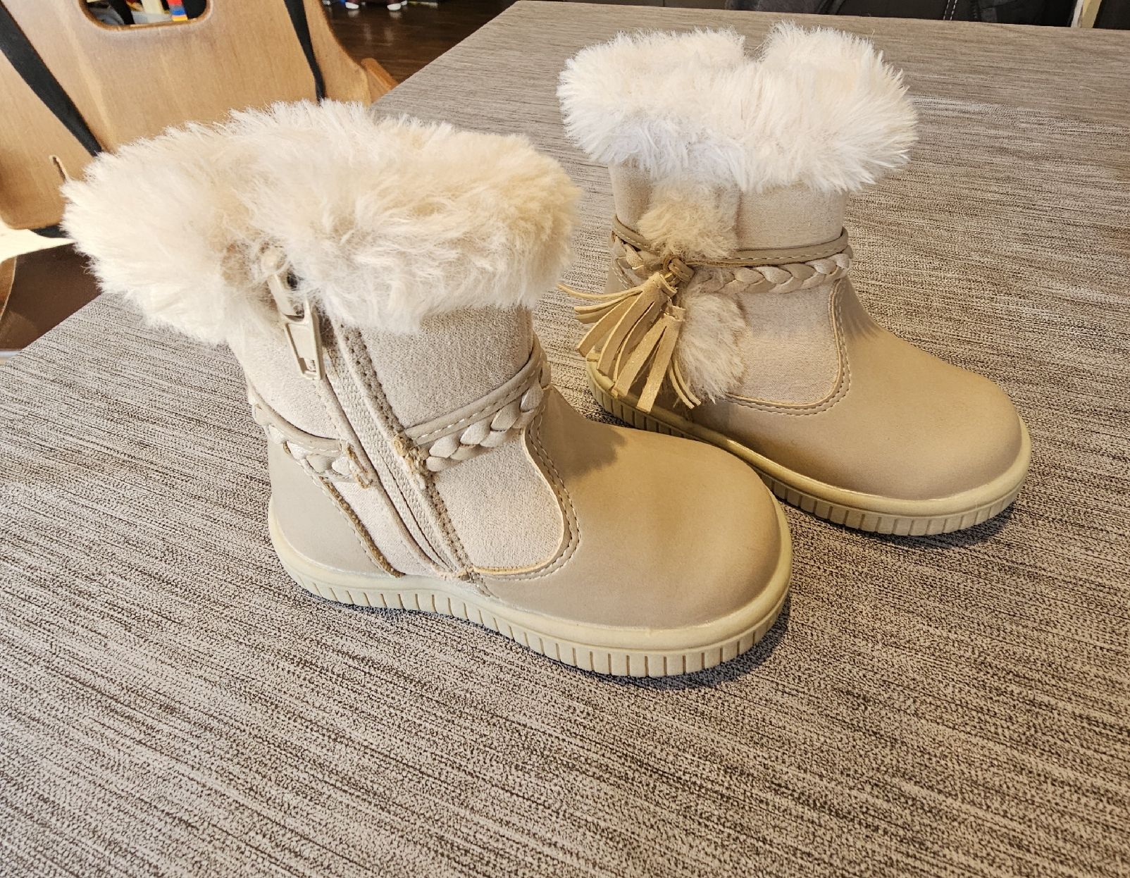 Scarpe per ragazze: Schuhe Stiefel Gr 20 – Usato da Diepoldsau venduto da Likily 2