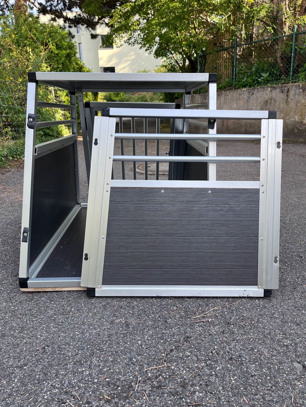 Gabbie, trasporto & Sicurezza: Hunde-Transportbox mit Notausstieg – Usato da Pfaffhausen venduto da jah_k7jw 1
