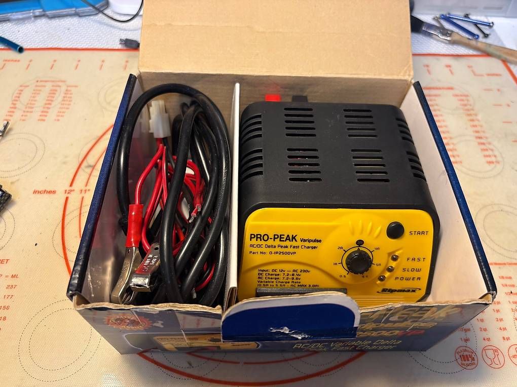 Batterie, Caricabatterie & Alimentatori: Pro-Peak Ladegerät für Modellbau AC/DC – Usato da spreitenbach venduto da starion05 1