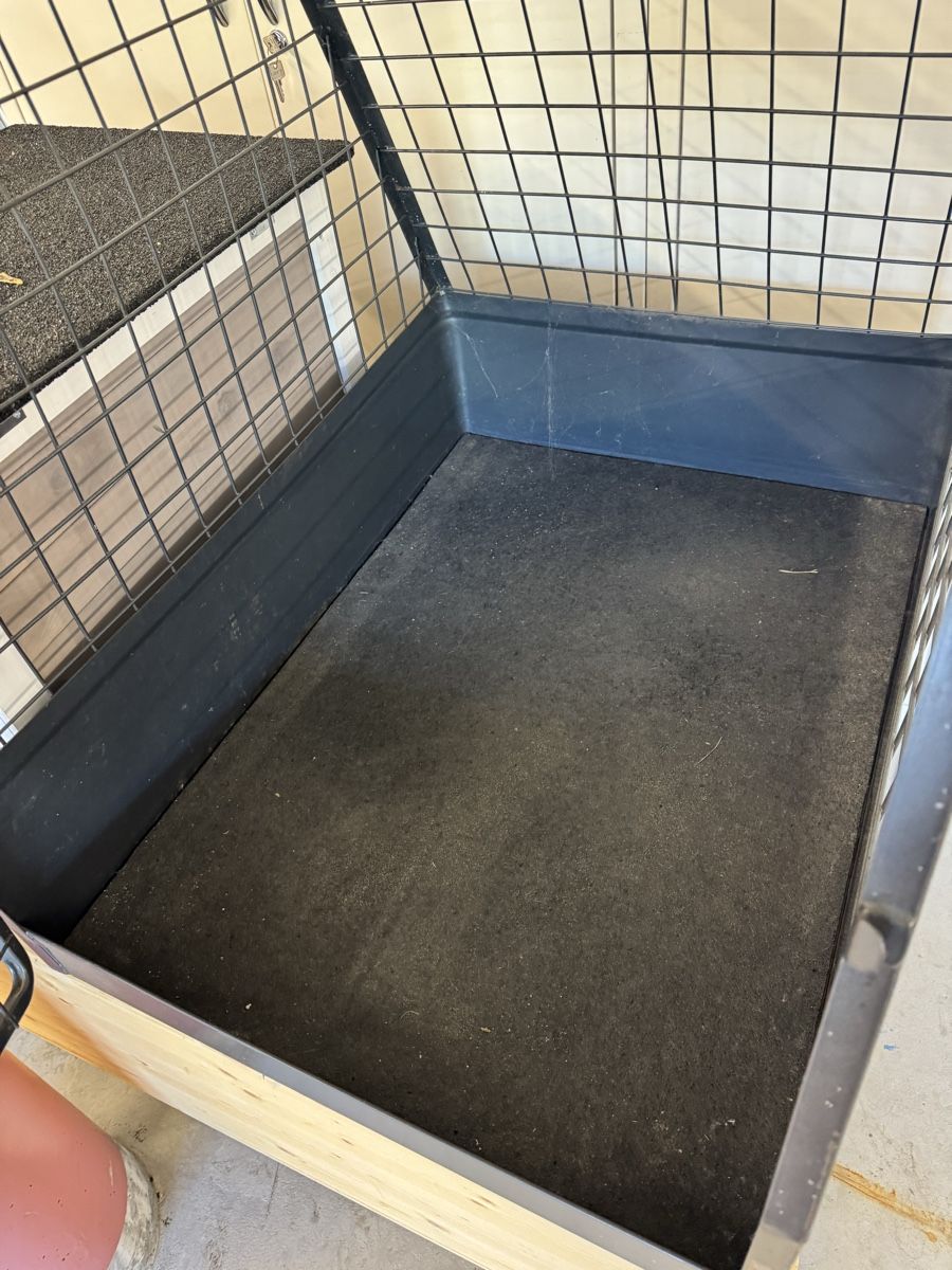 Meiko Käfige, Transport & Sicherheit: Hundebox – Gebraucht aus Appenzell Steinegg von Ovianis